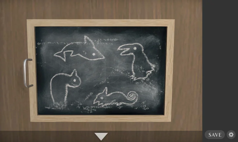 LEVELのゲーム中画面。壁の額を調べ、4種類の動物が描かれた面を近くから見ている状態。